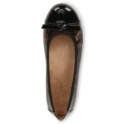 Store Amorie Flat Women Flats & Loafers