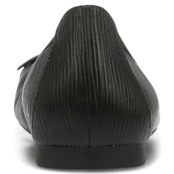 Store Amorie Flat Women Flats & Loafers